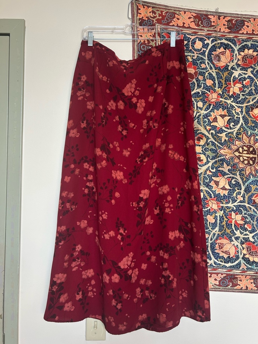 Cute vintage 90s style maxi skirt